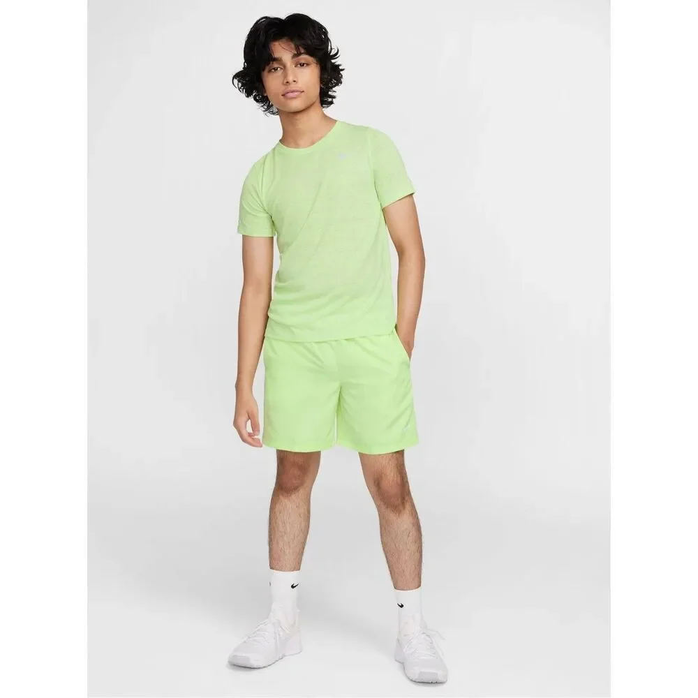 #611.  Nike BOYS YOUTH Yellow Dri-FIT 6” Spring Woven Training Shorts NWT